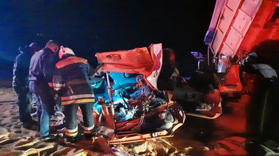 На Полтавщині зіткнулися вантажівки, одного з водіїв госпіталізували