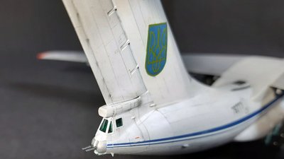 Луцький авіамоделіст створив модель літака, який був збитий над Луганськом