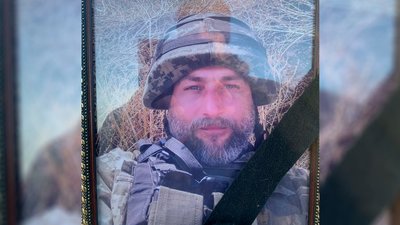 На Чернігівщині попрощалися з двома захисниками України, які загинули на Донеччині На Чернігівщині попрощалися з двома захисниками України, які загинули на Донеччині