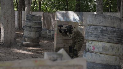 Звільнені з російського полону оборонці грають у пейнтбол