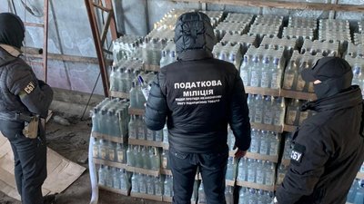 Волинські податківці вилучили рекордну партію алкоголю на майже три мільйони гривень Волинські податківці вилучили рекордну партію алкоголю на майже три мільйони гривень