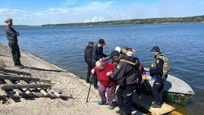 Евакуація з Вовчанська через Старий Салтів на човні