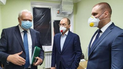 Директор обласного департаменту охорони здоров`я Віктор Лисак, міністр охорони здоров`я Максим Степанов та голова Полтавської ОДА Олег Синєгубов Директор обласного департаменту охорони здоров`я Віктор Лисак, міністр охорони здоров`я Максим Степанов та голова Полтавської ОДА Олег Синєгубов