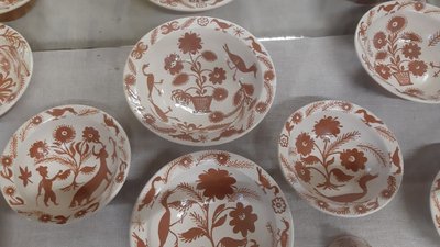 Вінницькі гончарі навчили тернополян розписувати тарілки