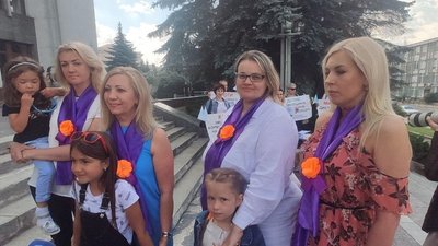 У Тернополі протестують проти дистанційного навчання У Тернополі протестують проти дистанційного навчання