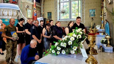 У громаді на Тернопільщині попрощалися із військовослужбовцем Ігорем Конотопським