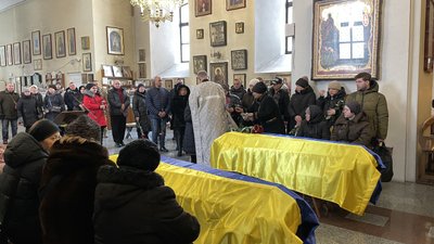 У Полтаві попрощалися із воїнами Дмитром Смірновим та Сергієм Дзизенком
