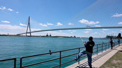 Міст між Канадою та сША