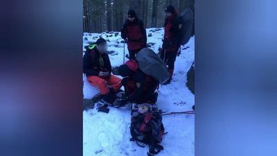Гірський рятувальник Тарас Бринда про небезпеку, яку приховують зимові Карпати Гірський рятувальник Тарас Бринда про небезпеку, яку приховують зимові Карпати