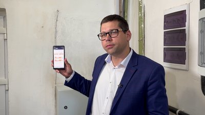 Сонячні панелі на даху лікарні у Дубні Сонячні панелі на даху лікарні у Дубні