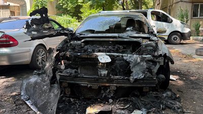 Підпал, автомобіль, автомобіль після підпалу 