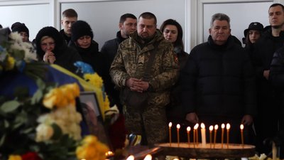 В Івано-Франківську попрощалися із загиблим командиром розвідувальної роти Ігорем Олійником В Івано-Франківську попрощалися із загиблим командиром розвідувальної роти Ігорем Олійником