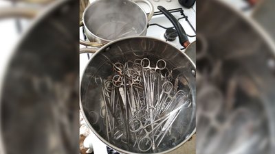 Інна Халімон вдома кип’ятила інструменти Інна Халімон вдома кип’ятила інструменти