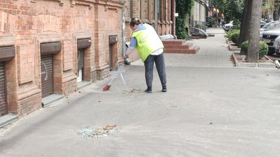 "Мене навіть трохи контузило, вуха заболіли". Місцеві жителі розповіли про ракетний удар по Дніпру "Мене навіть трохи контузило, вуха заболіли". Місцеві жителі розповіли про ракетний удар по Дніпру