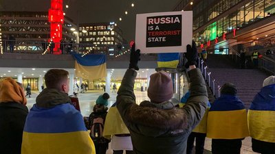 Нагадати світу, що Росія — країна-терорист. У центрі Стокгольма відбувся мітинг на підтримку України