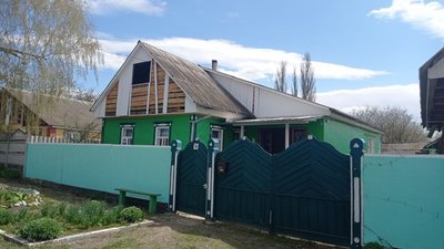 Двічі в одне місце — у Лебедині російська авіація кілька разів скидала бомби на вулицю Привокзальну Двічі в одне місце — у Лебедині російська авіація кілька разів скидала бомби на вулицю Привокзальну