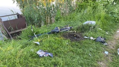 "Кинув під ноги гранату". На Сумщині двох рибалок госпіталізували до лікарні "Кинув під ноги гранату". На Сумщині двох рибалок госпіталізували до лікарні