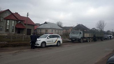 На Тернопільщині упіймали чоловіків, які незаконно вивозили деревину На Тернопільщині упіймали чоловіків, які незаконно вивозили деревину