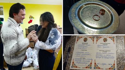 У Кропивницькому настоятель херсонського храму ПЦУ повінчав пару переселенців-земляків У Кропивницькому настоятель херсонського храму ПЦУ повінчав пару переселенців-земляків