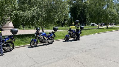 "Водії поки що реагують здивовано": як працюють мотопатрулі на Полтавщині "Водії поки що реагують здивовано": як працюють мотопатрулі на Полтавщині