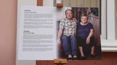 "Це історії мільйонів українців". У Чернівцях презентували виставку про людей, які постраждали через війну "Це історії мільйонів українців". У Чернівцях презентували виставку про людей, які постраждали через війну