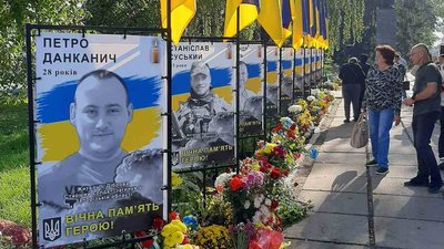 У Диканській громаді відкрили Алею пам’яті захисникам України У Диканській громаді відкрили Алею пам’яті захисникам України