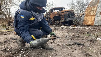 «Досвід отримали колосальний»: полтавський сапер В’ячеслав Воронько про розмінування Чернігівщини «Досвід отримали колосальний»: полтавський сапер В’ячеслав Воронько про розмінування Чернігівщини