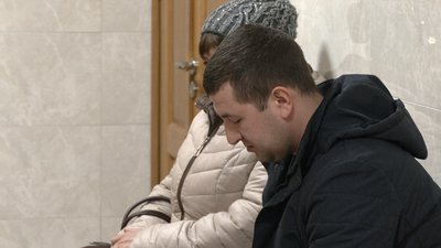 Щодня приймають десятки переселенців: як у Рівному працює гуманітарний склад Щодня приймають десятки переселенців: як у Рівному працює гуманітарний склад