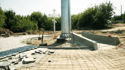 У Вінниці встановили 50-метровий флагшток для державного прапора У Вінниці встановили 50-метровий флагшток для державного прапора