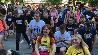 У Житомирі пройшов перший в Україні забіг єдності "Поліція передає естафету"