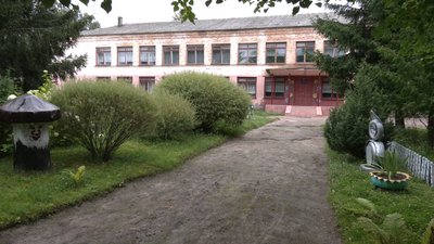Школа в селі Бирине на Новгород-Сіверщині Школа в селі Бирине на Новгород-Сіверщині