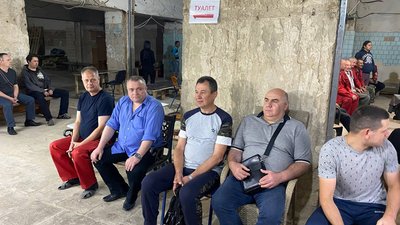 Поведінка під час тривоги: у Вінниці рятувальники провели навчання для відвідувачів ТРЦ Поведінка під час тривоги: у Вінниці рятувальники провели навчання для відвідувачів ТРЦ