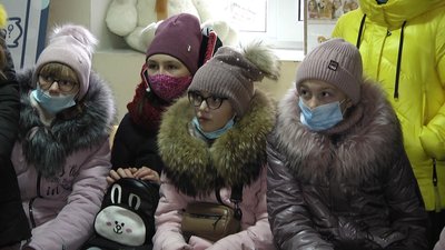 На Житомирщині школярі зібрали гроші й купили корм, іграшки та ліки для безпритульних тварин На Житомирщині школярі зібрали гроші й купили корм, іграшки та ліки для безпритульних тварин