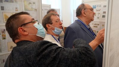 У Дніпрі до Дня міста відкрили філателістичну виставку. Фото