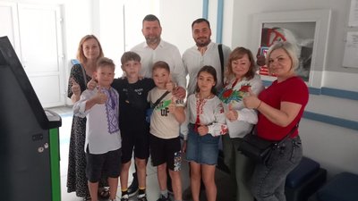 Діти Ірпеня збирають гроші для ЗСУ — черговий "транш" принесли до мерії