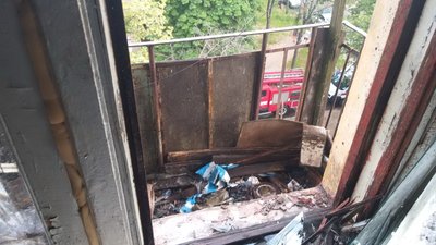 Один вдома: у Харкові рятувальники вивели з задимленої квартини дитину Один вдома: у Харкові рятувальники вивели з задимленої квартини дитину