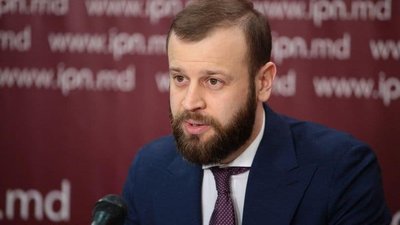 "Знайдіть, мого чоловіка, інакше його вб'ють". Що відомо сьогодні про справу судді-втікача Чауса "Знайдіть, мого чоловіка, інакше його вб'ють". Що відомо сьогодні про справу судді-втікача Чауса