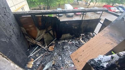 У луцькій багатоповерхівці горів балкон на другому поверсі У луцькій багатоповерхівці горів балкон на другому поверсі