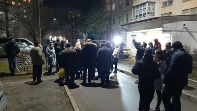У Чернівцях мешканці одного з будинків вимагають ізолювати дружину інфікованого на коронавірус