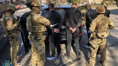 Чотирьох закарпатців ув'язнили за вимагання грошей від місцевого жителя