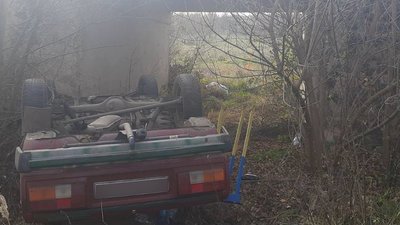 На Миколаївщині автівка з’їхала з мосту в кювет: загинув водій