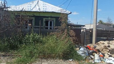 Без світла та газу. Волонтери передали жителям Херсона допомогу Без світла та газу. Волонтери передали жителям Херсона допомогу
