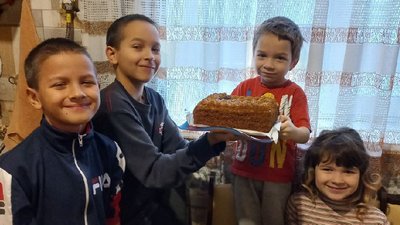 Як патронатна родина на Дніпропетровщині взяла на виховання 14 дітей Як патронатна родина на Дніпропетровщині взяла на виховання 14 дітей