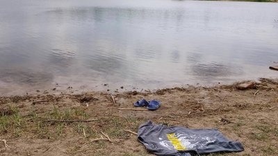 У передмісті Одеси шукають чоловіка, який пірнув у ставок та зник