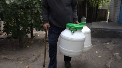 За питною водою їздять за 10 кілометрів – у Корюківку. За питною водою їздять за 10 кілометрів – у Корюківку.