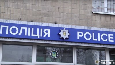 Харківського поліцейського, який обміняв себе на заручницю, прооперували