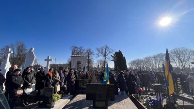 Врятував побратимів, відвівши літак: на Тернопільщині вшановують Героя України Олександра Корпана