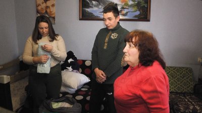 Для переселенців та багатодітних сімей Житомирщини волонтери передали 115 "пакунків тепла" Для переселенців та багатодітних сімей Житомирщини волонтери передали 115 "пакунків тепла"