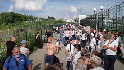 На кордоні з Польщею зменшилась кількість людей у чергах