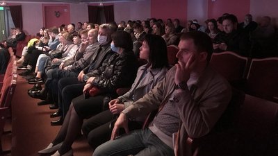 Музиканти "GosOrchestra" зіграли концерт у Франківську. Частину грошей за продані квитки віддадуть ЗСУ